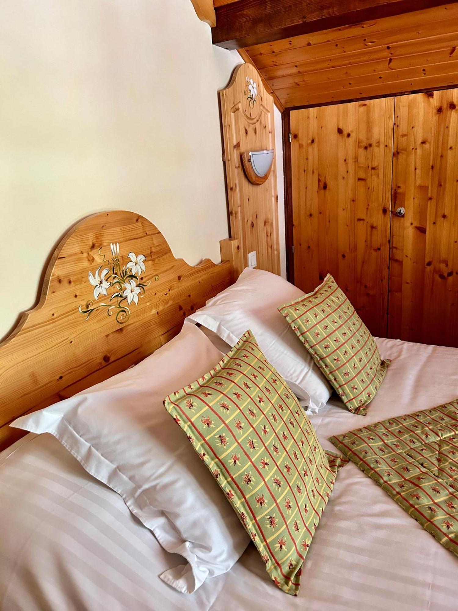 Hotel Hameau Des Prodains -